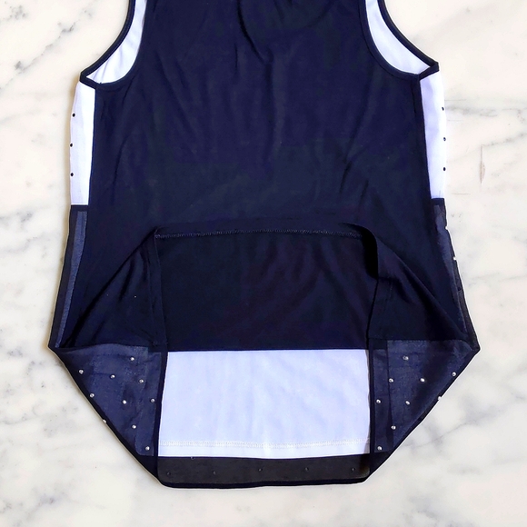 NWT. Express Gorgeous Black/White Sparkles and Sheer Sleeveless Blouse w/Lining. - Picture 6 of 6